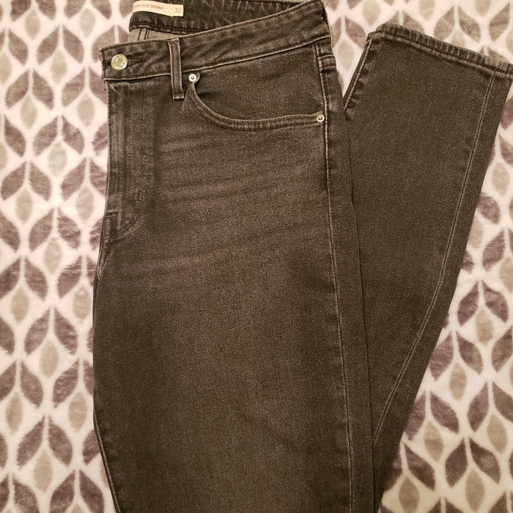 Levi's Ripped Jeans! - Picture 3 of 5